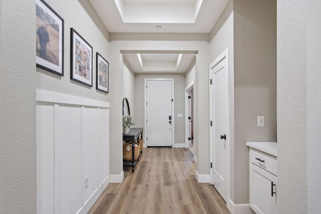 4114 Valkommen Dr, Denair, CA 95316