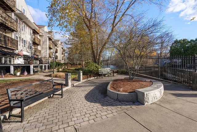 4D Forge Pond D, Canton, MA 02021