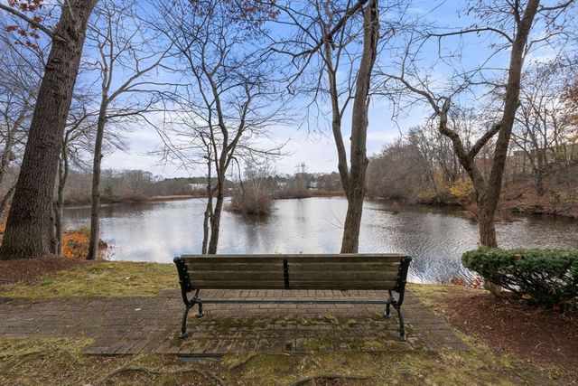 4D Forge Pond D, Canton, MA 02021