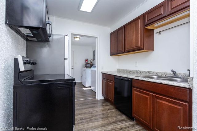 27700 Dartmouth Street, Madison Heights, MI 48071
