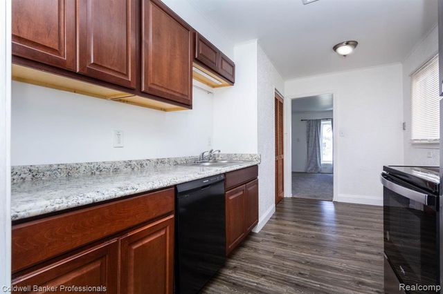27700 Dartmouth Street, Madison Heights, MI 48071