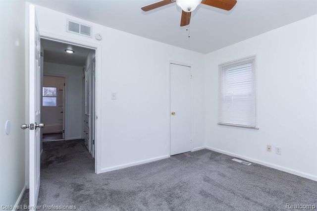 27700 Dartmouth Street, Madison Heights, MI 48071