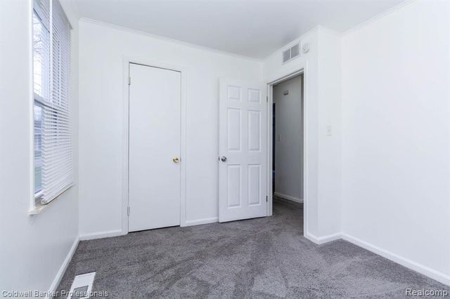 27700 Dartmouth Street, Madison Heights, MI 48071