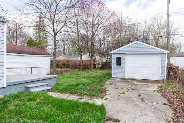 27700 Dartmouth Street, Madison Heights, MI 48071