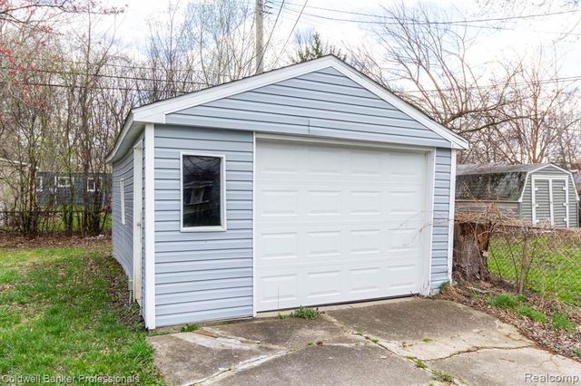 27700 Dartmouth Street, Madison Heights, MI 48071