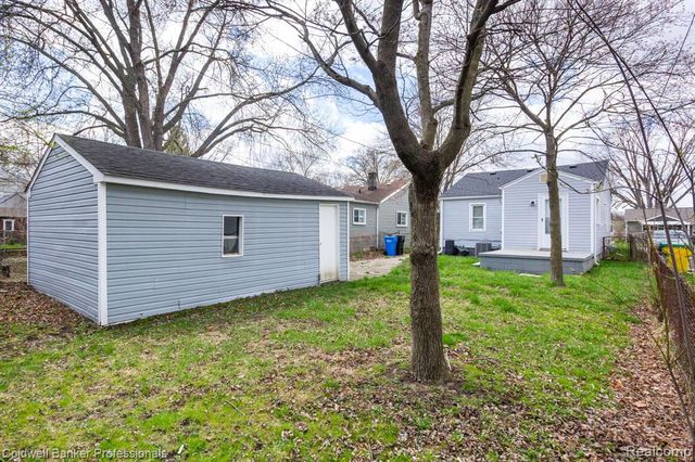 27700 Dartmouth Street, Madison Heights, MI 48071