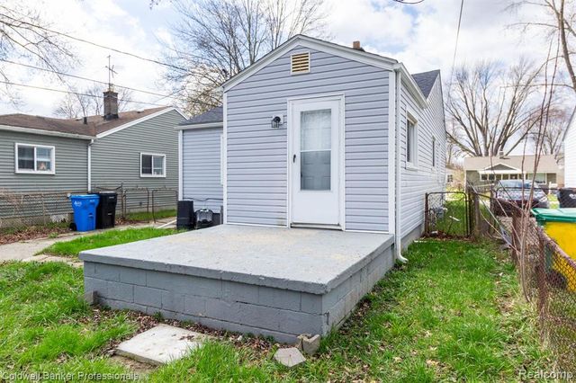 27700 Dartmouth Street, Madison Heights, MI 48071