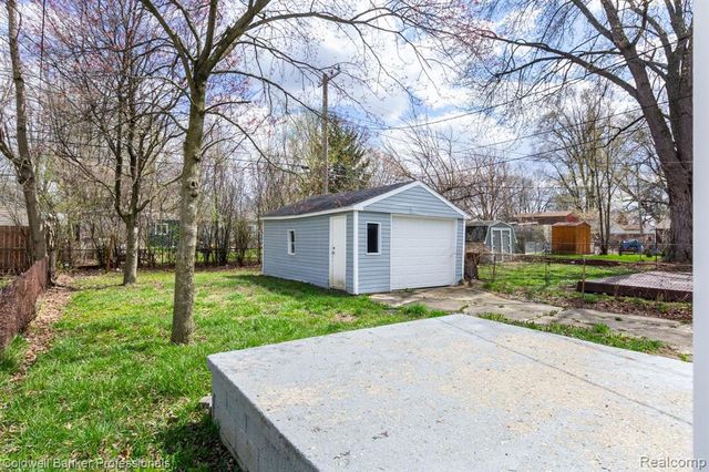27700 Dartmouth Street, Madison Heights, MI 48071