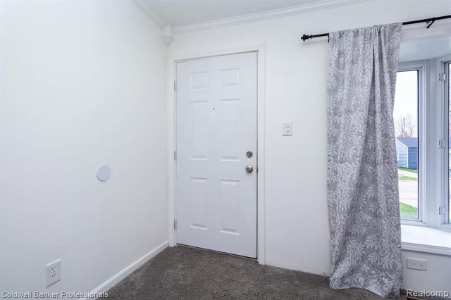 27700 Dartmouth Street, Madison Heights, MI 48071