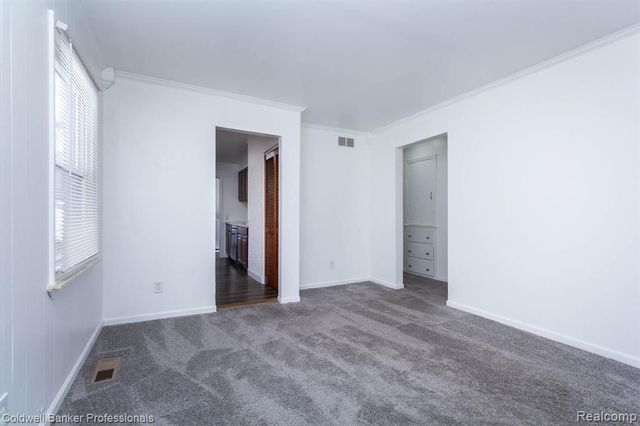 27700 Dartmouth Street, Madison Heights, MI 48071