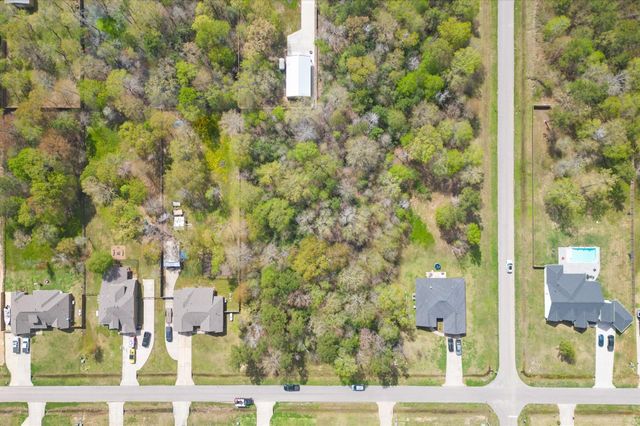 360 Road 662, Dayton, TX 77535