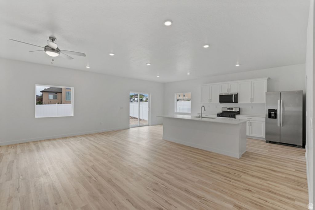 Image 15 of property listing at 1069 VEGAS ST, Grantsville, UT 84029