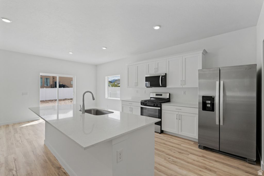 Image 10 of property listing at 1069 VEGAS ST, Grantsville, UT 84029