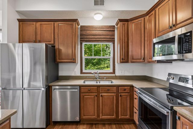 1256 County Road D E 101, Maplewood, MN 55109