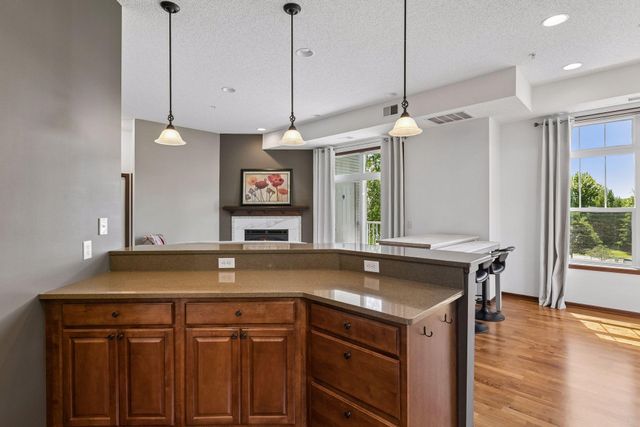 1256 County Road D E 101, Maplewood, MN 55109