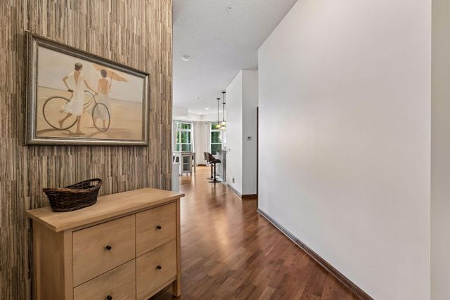 1256 County Road D E 101, Maplewood, MN 55109