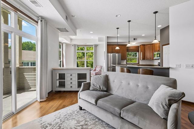 1256 County Road D E 101, Maplewood, MN 55109