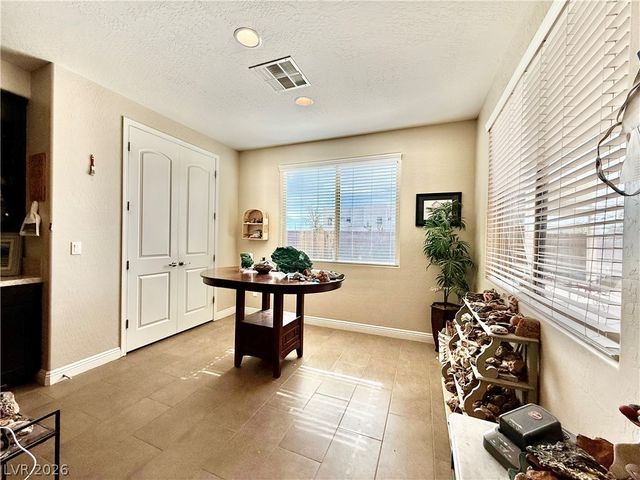 8455 Creekstone Court, Las Vegas, NV 89113