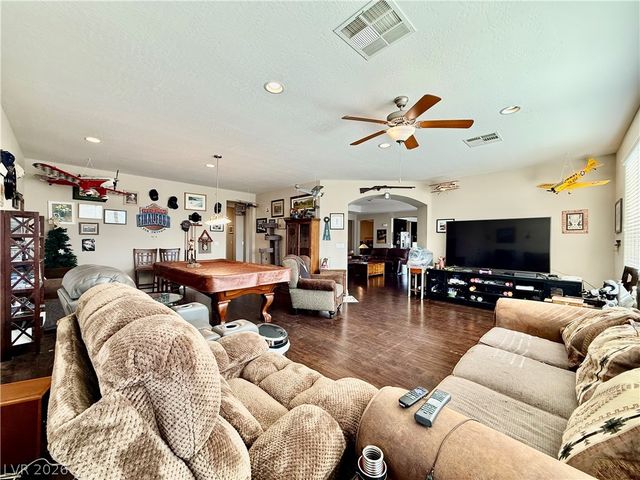 8455 Creekstone Court, Las Vegas, NV 89113