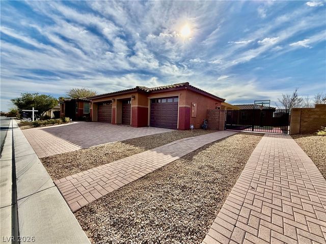 8455 Creekstone Court, Las Vegas, NV 89113