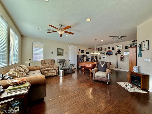 8455 Creekstone Court, Las Vegas, NV 89113