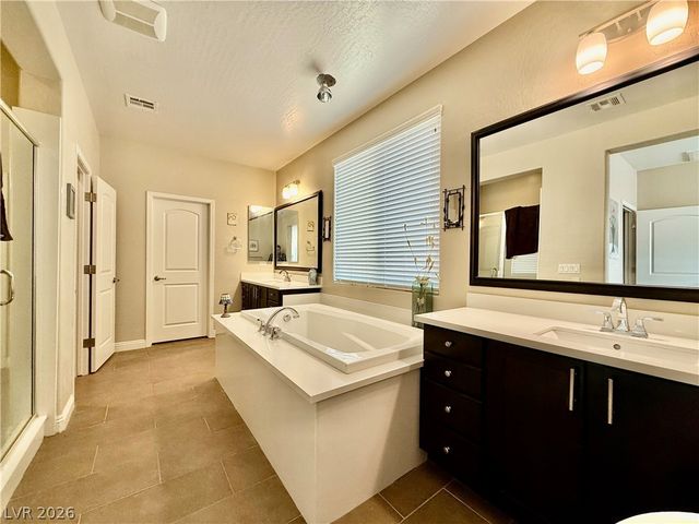 8455 Creekstone Court, Las Vegas, NV 89113