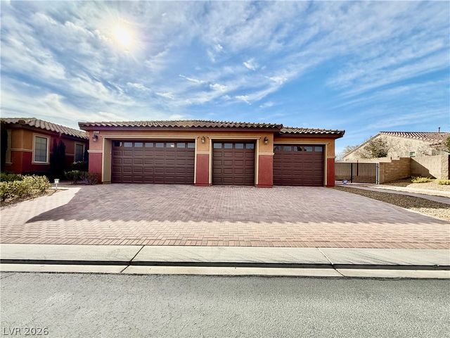 8455 Creekstone Court, Las Vegas, NV 89113