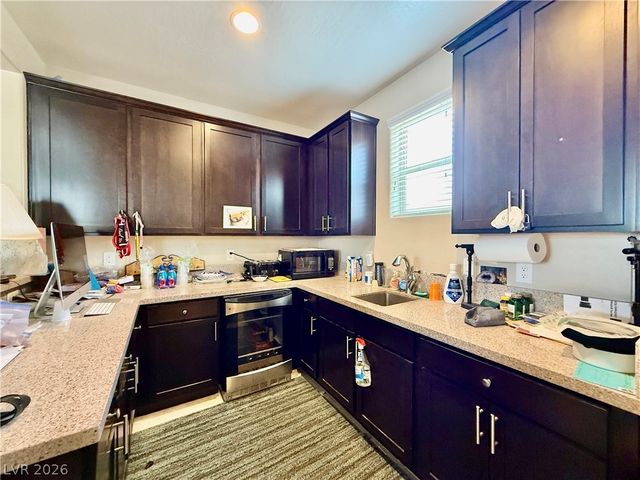 8455 Creekstone Court, Las Vegas, NV 89113