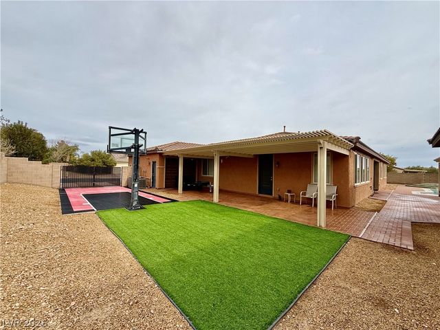 8455 Creekstone Court, Las Vegas, NV 89113