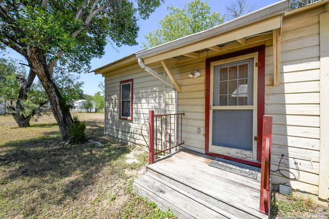 882 Samuels, New Braunfels, TX 78130