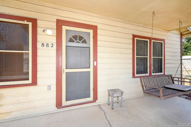 882 Samuels, New Braunfels, TX 78130