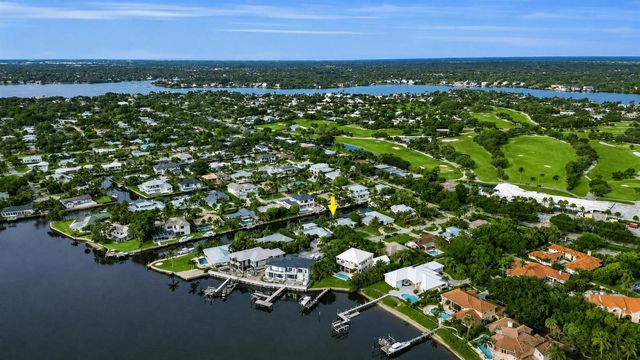 16 Country Club Circle, Tequesta, FL 33469