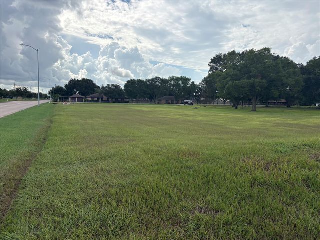 602 Sycamore Road, Richmond, TX 77469