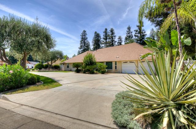 5612 Columbia Drive N, Fresno, CA 93727