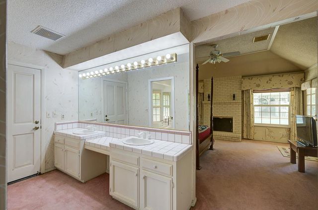 5612 Columbia Drive N, Fresno, CA 93727