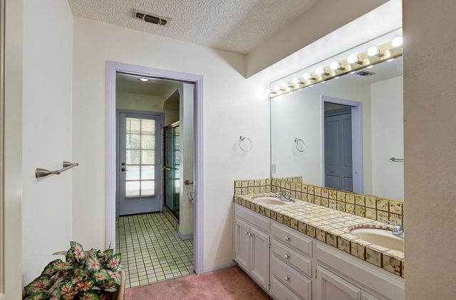 5612 Columbia Drive N, Fresno, CA 93727