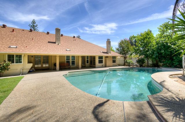5612 Columbia Drive N, Fresno, CA 93727