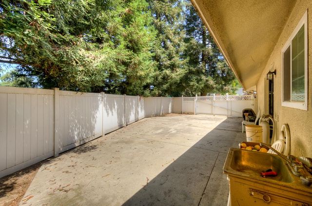 5612 Columbia Drive N, Fresno, CA 93727