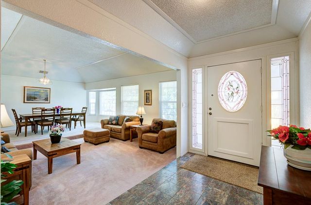 5612 Columbia Drive N, Fresno, CA 93727