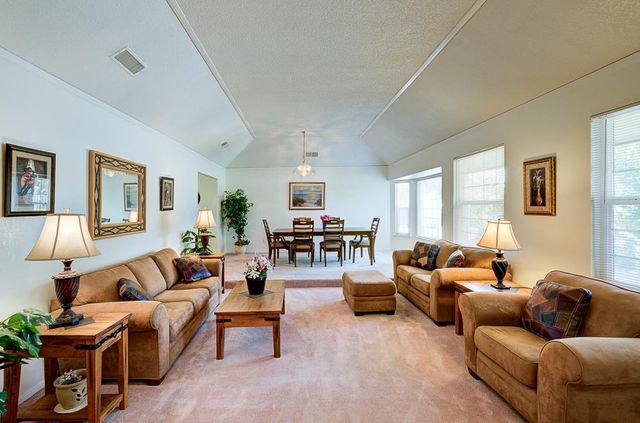 5612 Columbia Drive N, Fresno, CA 93727