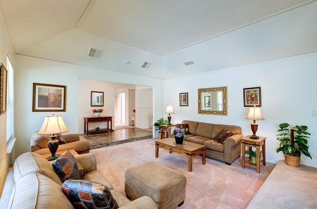 5612 Columbia Drive N, Fresno, CA 93727