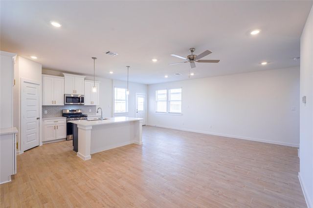 6618 Escondido Drive, Rosharon, TX 77583