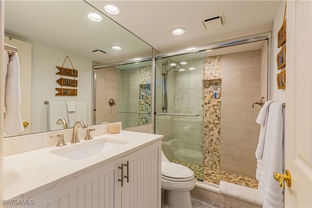 320 Seaview CT 2004, Marco Island, FL 34145