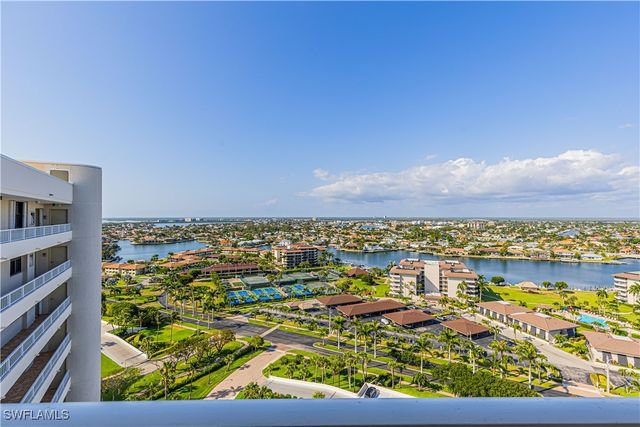 320 Seaview CT 2004, Marco Island, FL 34145