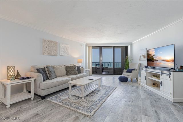 320 Seaview CT 2004, Marco Island, FL 34145