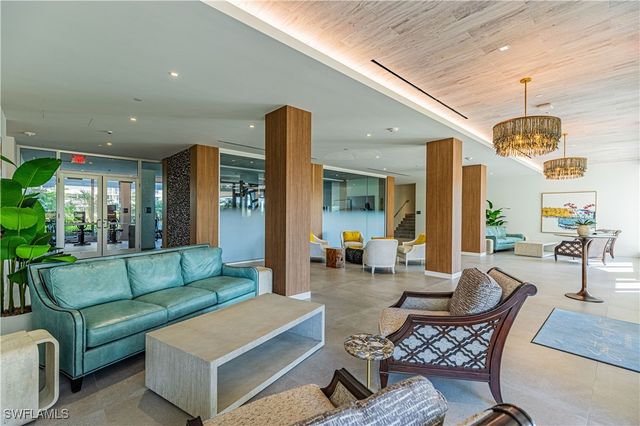 320 Seaview CT 2004, Marco Island, FL 34145