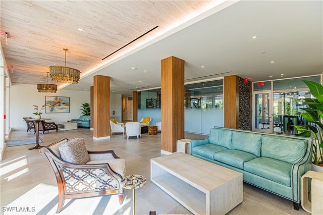320 Seaview CT 2004, Marco Island, FL 34145