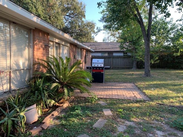 10734 Braewick Drive, Houston, TX 77096