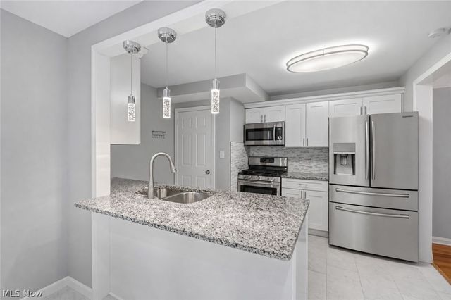 1518 Roselawn Road, Mayfield Heights, OH 44124