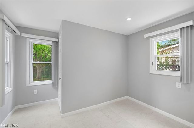 1518 Roselawn Road, Mayfield Heights, OH 44124